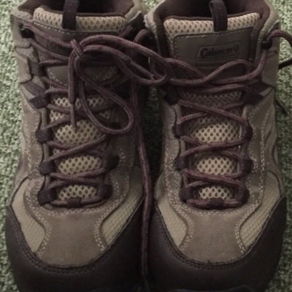 7 1/2 Women’s hiking boots